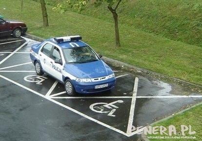 Niepełnosprawni umysłowo policjanci Niepełnosprawni umysłowo policjanci