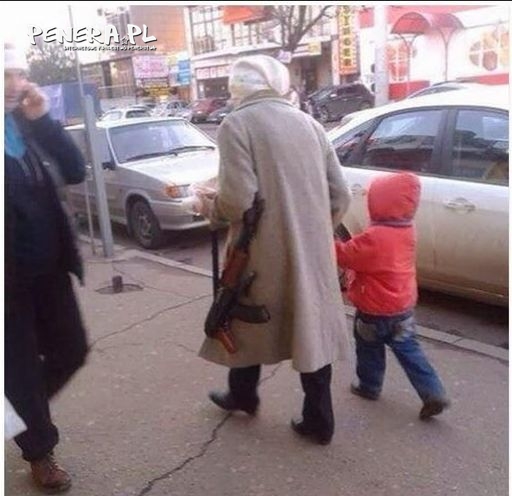 Babcia z kałachem Babcia z kałachem