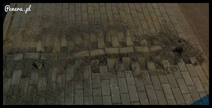 Od razu widać, że fachowcy naprawiali ;)