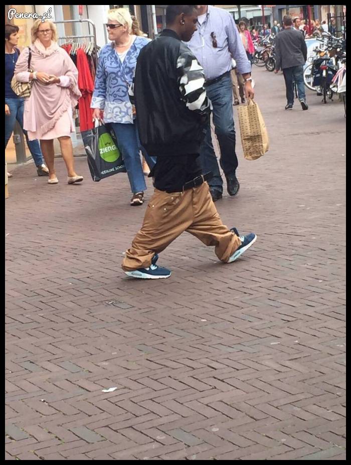 W spodnie naładował czy co?