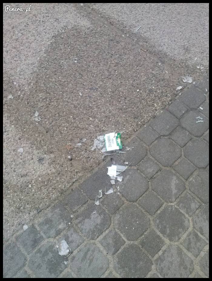 Ktoś tu przeżył osobistą tragedię