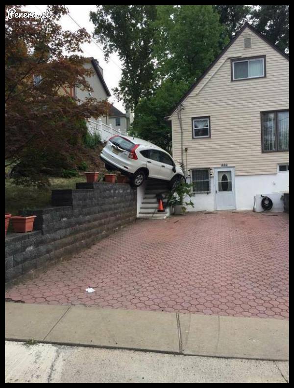 Kochanie zaparkowałam za domem