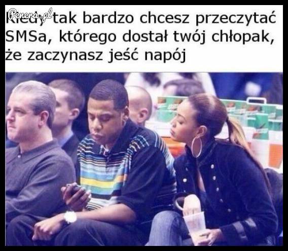 Taka ciekawa że aż zaczęła jeść z kubka do picia