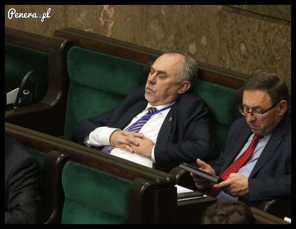 Ten co chciał wolne piątki śpi w w sejmie już w środę