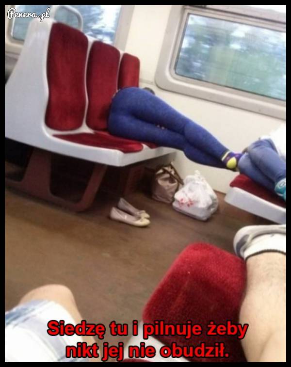 Siedzę tu i pilnuję żeby nikt jej nie obudził