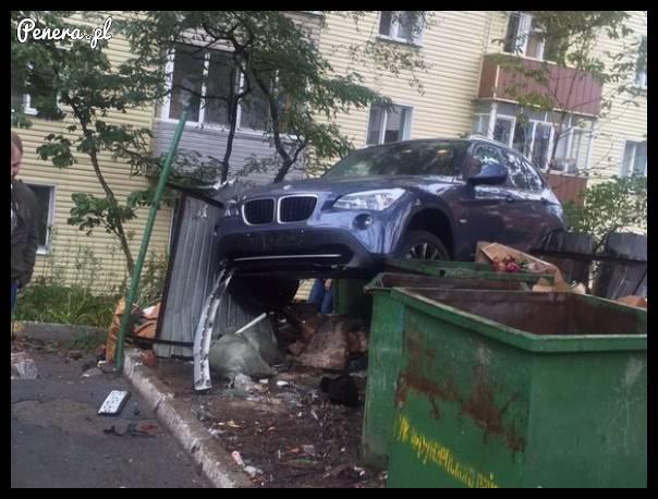 Ktoś wyrzucił całkiem dobre BMW na śmieci!