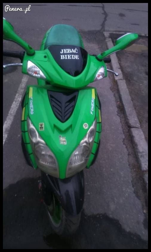 Gimbusiarskie motto na skuterze