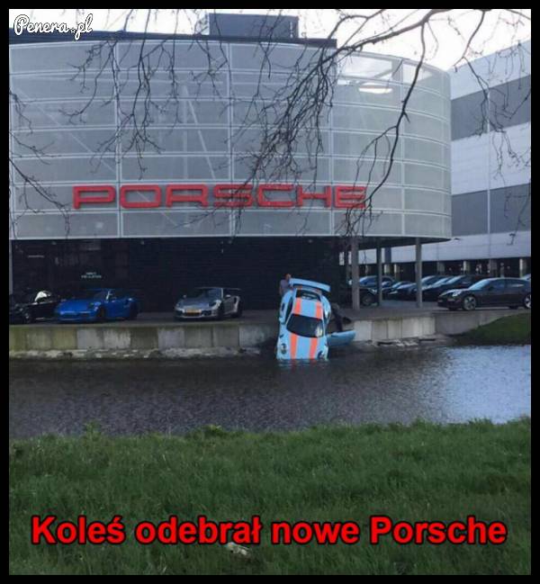 Koleś odebrał nowe Porsche