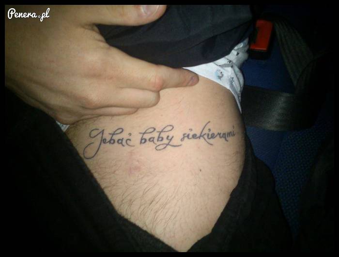 Romantyk wydziergał sobie tatuaż!