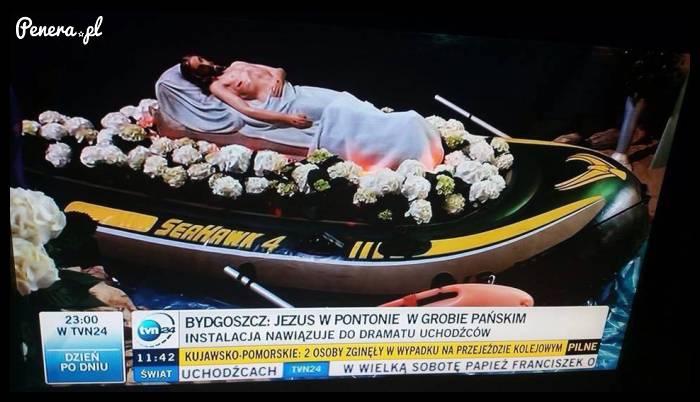 W Bydgoszczy ułożyli Jezusa w pontonie