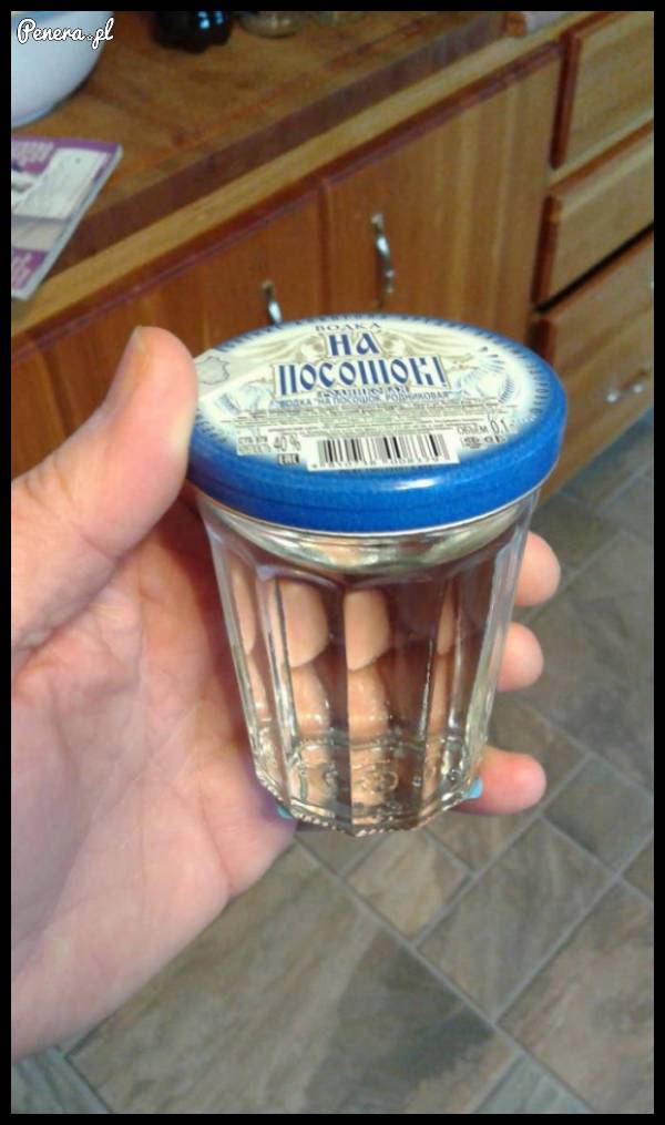 Ruska wódka sprzedawana w szklankach!