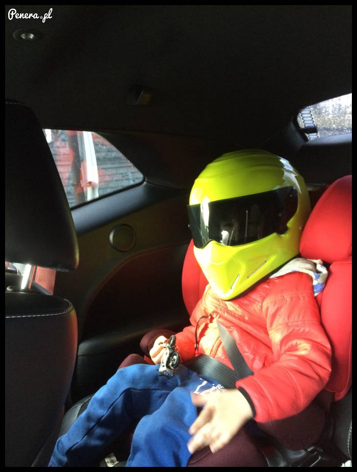 Tak się jeździ bezpiecznie z dzieckiem