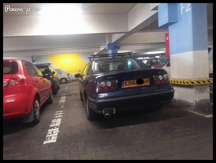 Opel Calibra na żółtych blachach