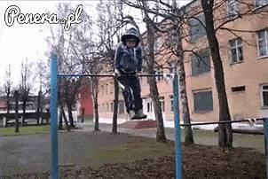 Co on zrobił z tym nadgarstkiem?