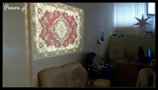 Nowoczesny dywan na ścianie w Rosji