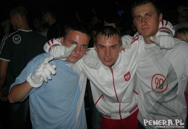 Białe rękawiczki na imprezie Białe rękawiczki na imprezie