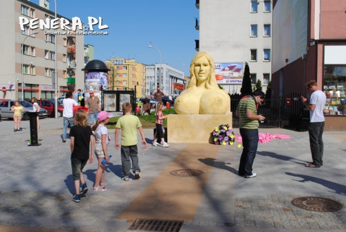 Pierwszy w Polsce pomnik Dody