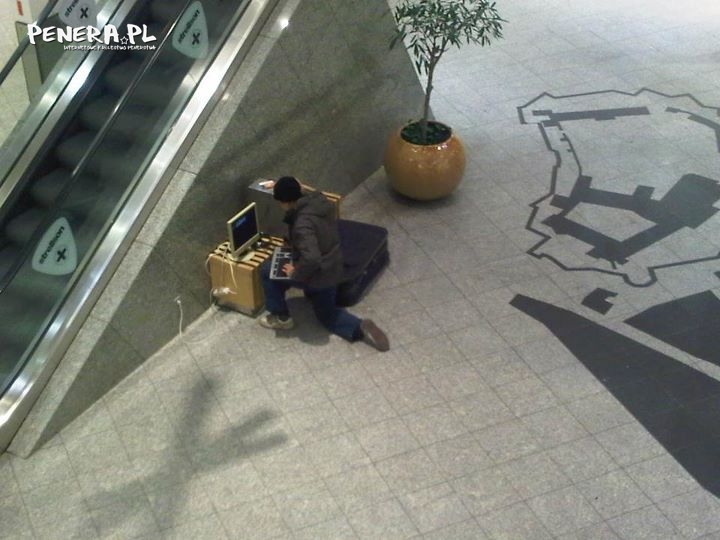 Haker włamujący się do systemu Haker włamujący się do systemu