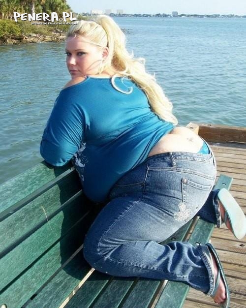 Orka wyskoczyła z wody Orka wyskoczyła z wody