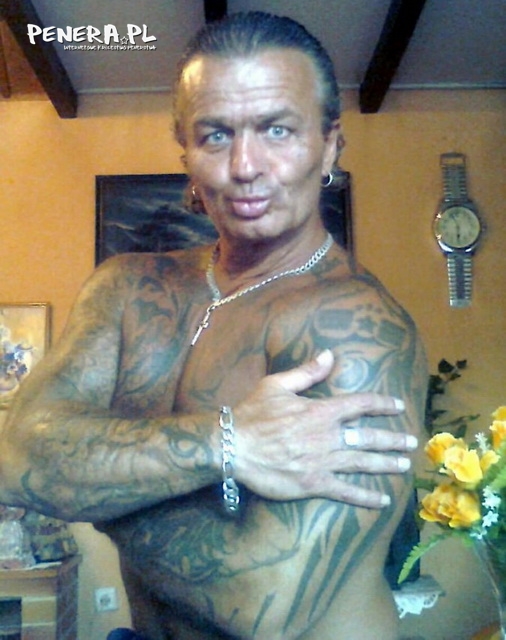 Piękny Roman założył konto na fejsie Piękny Roman założył konto na fejsie