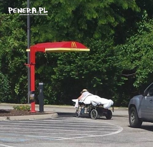 A na McDrive jeździ się tak A na McDrive jeździ się tak