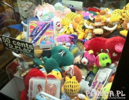 Mamo chodź wyciągnę Ci zabawkę Mamo chodź wyciągnę Ci zabawkę