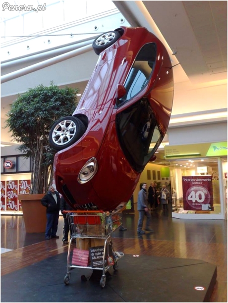 A mówiła, że idzie po torebkę i spodnie…