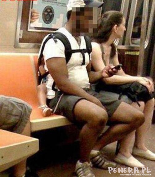 Chyba zapomniał o czymś na plecach Chyba zapomniał o czymś na plecach