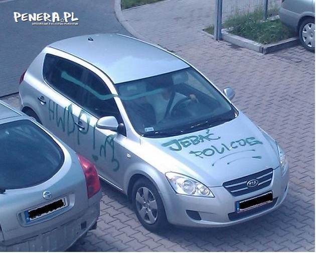 Tak oznakowali nieoznakowany radiowóz w Szczecinie Tak oznakowali nieoznakowany radiowóz w Szczecinie