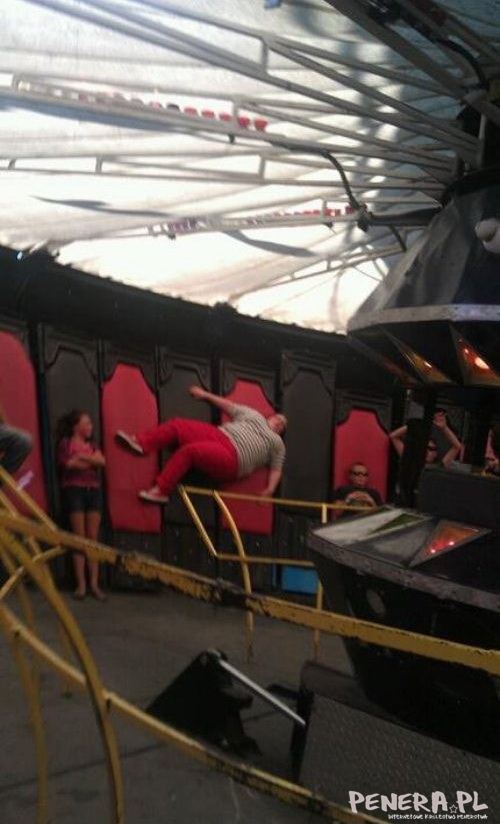 Poniósł ją melanż Poniósł ją melanż