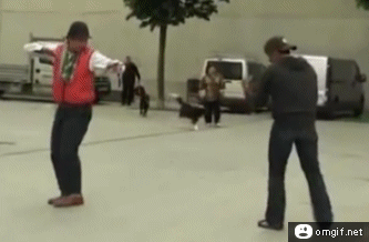 Chciał się popisać i strzelić z pół obrotu