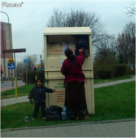 Cygańska rodzina na zakupach