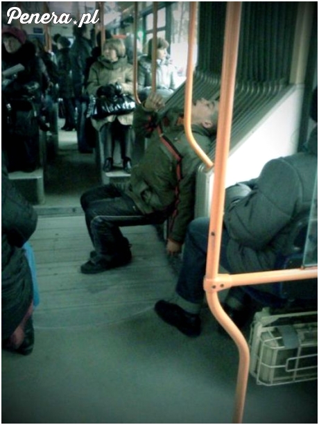 Czasami tak wygląda powrót z grubej imprezy