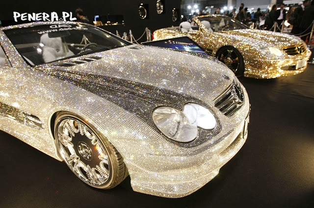 Targi motoryzacyjne w Dubaju Targi motoryzacyjne w Dubaju