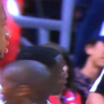 Dyskretne sprawdzanie zapaszku spod paszki