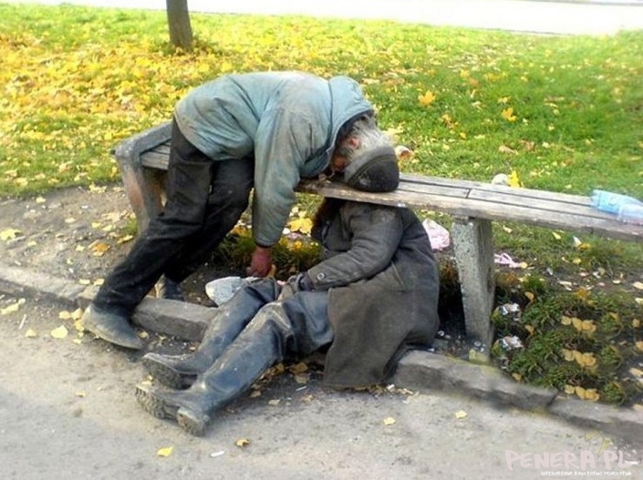 Poskładani jak szwajcarskie scyzoryki Poskładani jak szwajcarskie scyzoryki