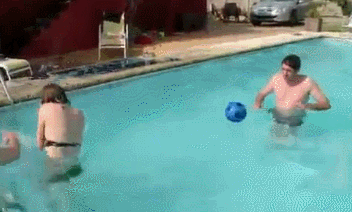 Farbowanie wody w basenie