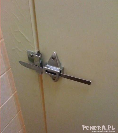 Studencki zamek w kiblu