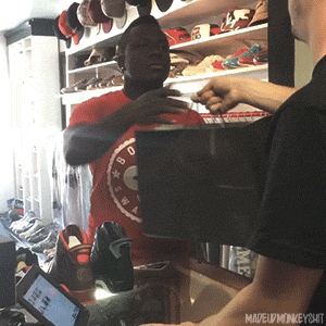 Gdy murzyn kupuje nowe buty