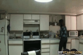 Głupia chciała wyjść z kuchni