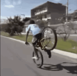 Kolega pomógł mu zrobić fajną sztuczkę