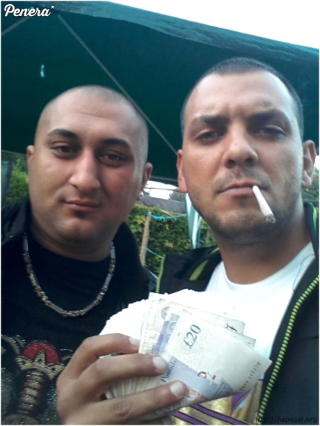 Lolek, złoto i plik drobniaków