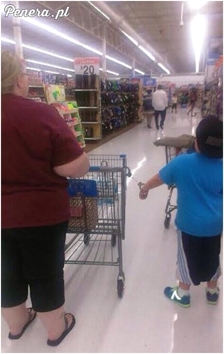Młody chyba nie dawał zakupów zrobić