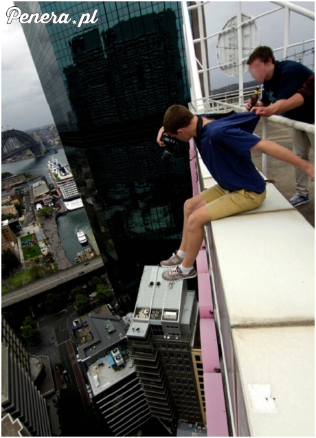 Mógł jeszcze zrobić zdjęcie z lotu ptaka :D