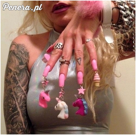 Na paznokciach konie a w głowie pustka