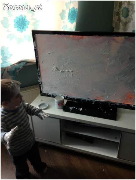 Nie ma to jak wysmarować telewizor kremem