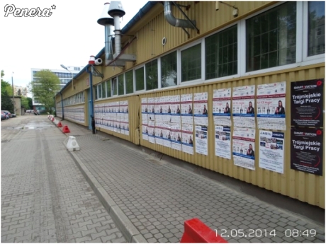 Nie ma to jak zasrać plakatami wyborczymi całą ścianę