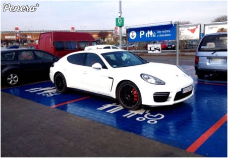 Parkowanie debila z Porsche - Poznań
