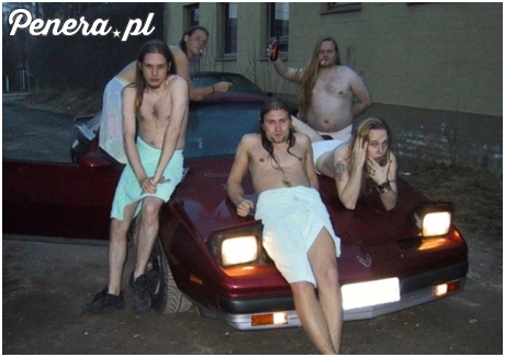 Pełna penera na samochodzie