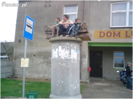 Punkt obserwacyjny na polskiej wsi